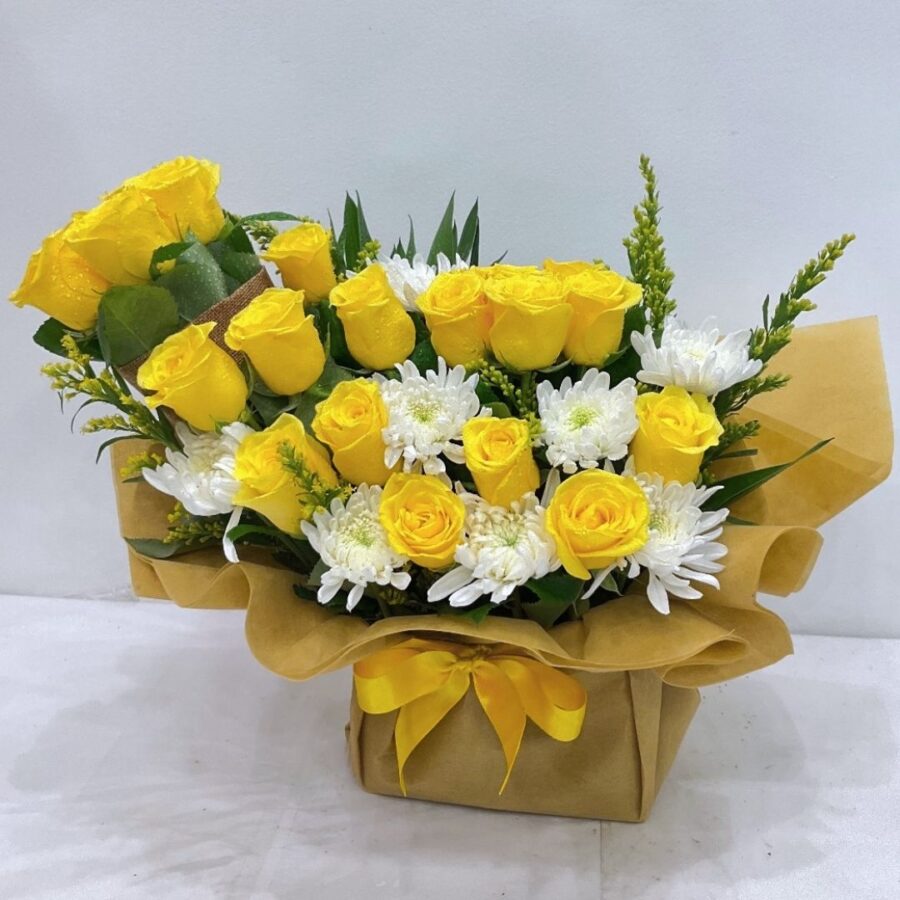 YELLOW ROSES YELLOW WRAPPED BOX
